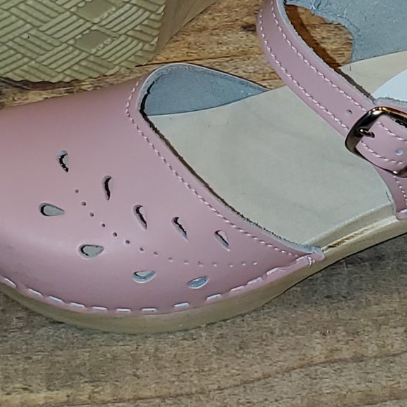 SVEN by No 6 Leaf Punch Strap Sandal Clogs 36 - Picture 2 of 4